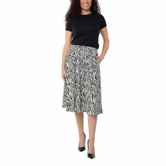 Leota Ladies' Flare Skirt NWT Size M - Picture 1 of 3